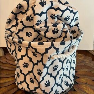 Round pet storage bins set